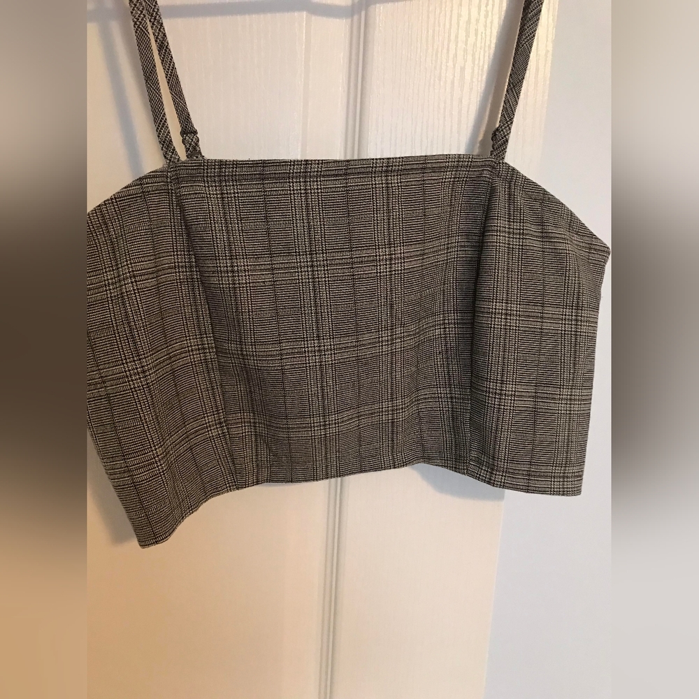 Gray pattern crop top